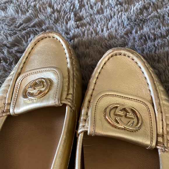 GUCCI GOLD LOAFERS - Picture 2 of 4